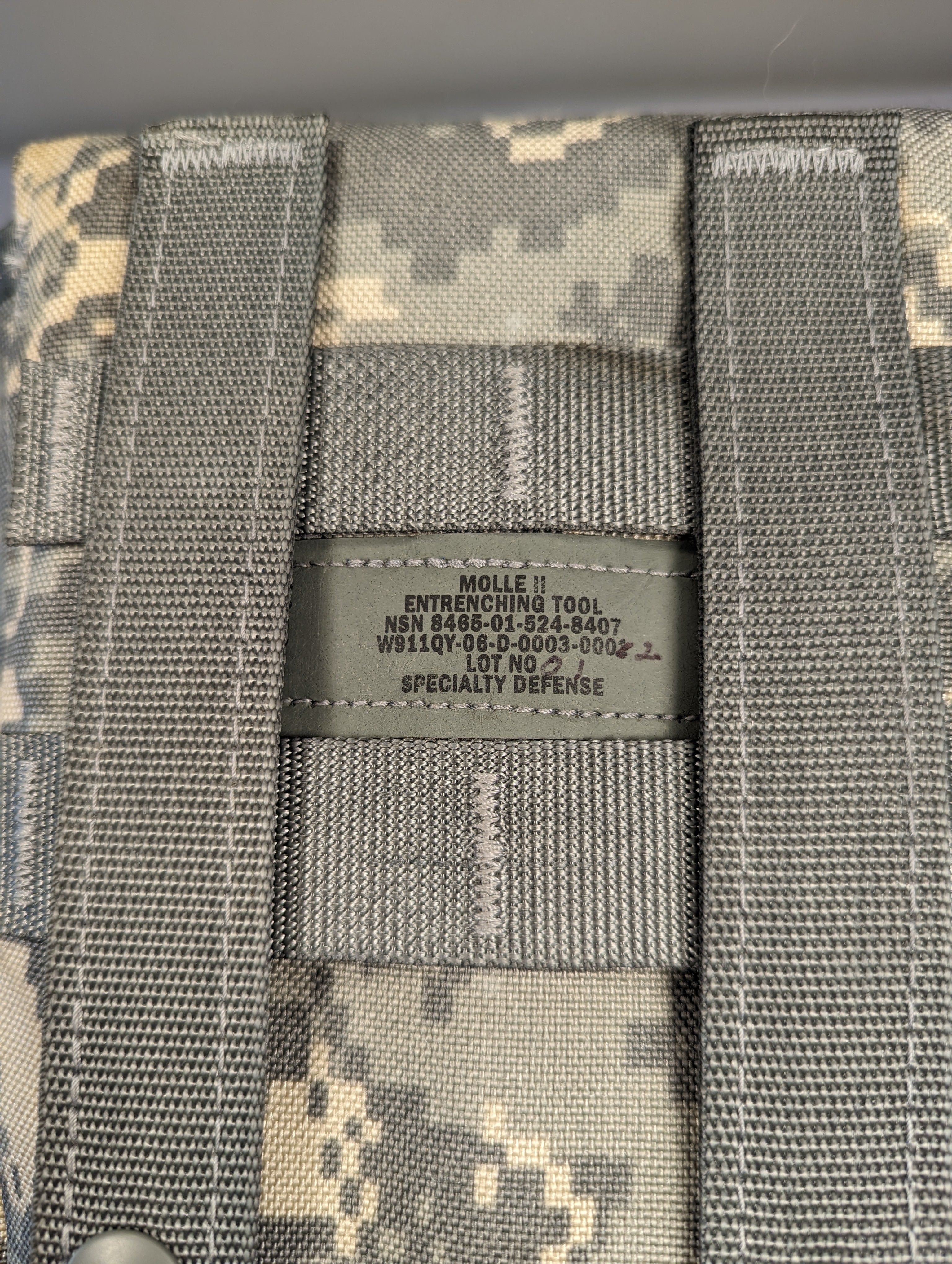 Entrenching Tool (AMES) with ACU Pouch